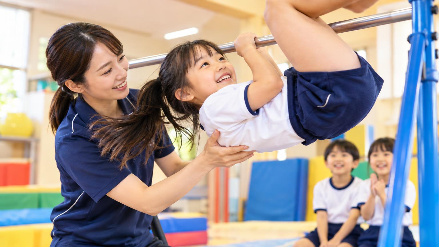 浦和で逆上がりを教えてくれる体操教室｜集団指導とマンツーマン指導の選び方の内容を表すアイキャッチ画像