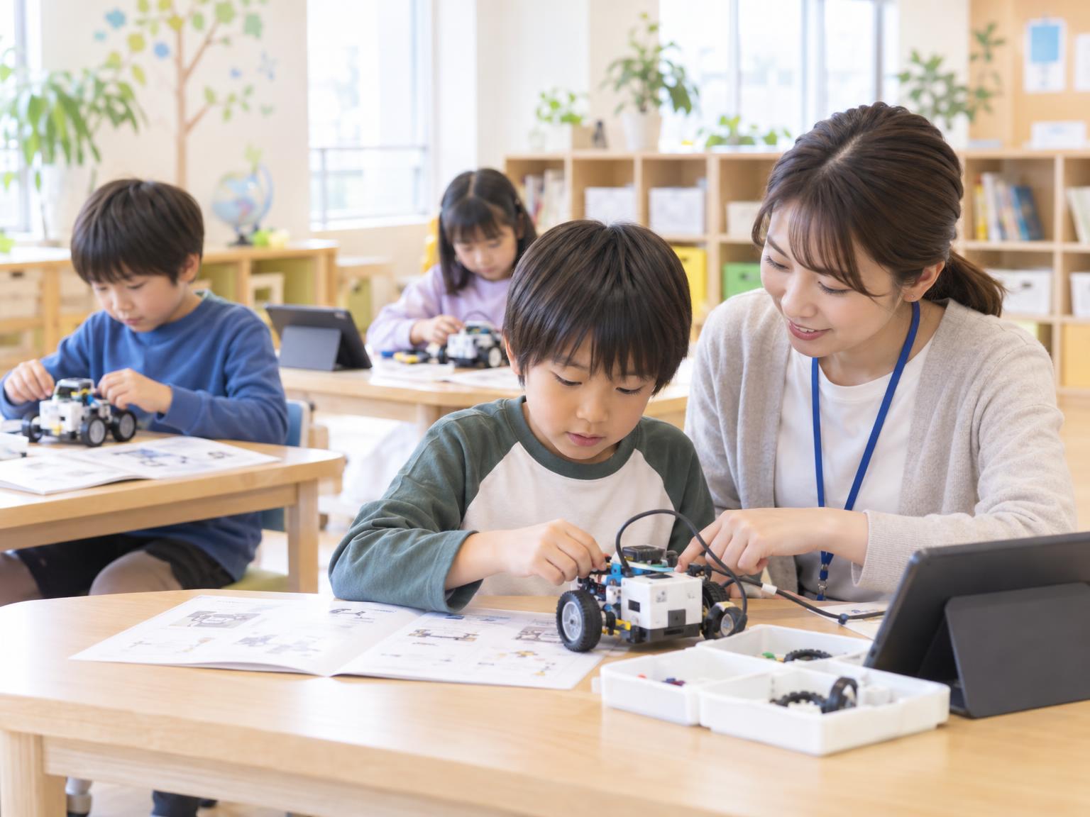 放デイでロボット教材を使って個別学習に取り組む子どもたち