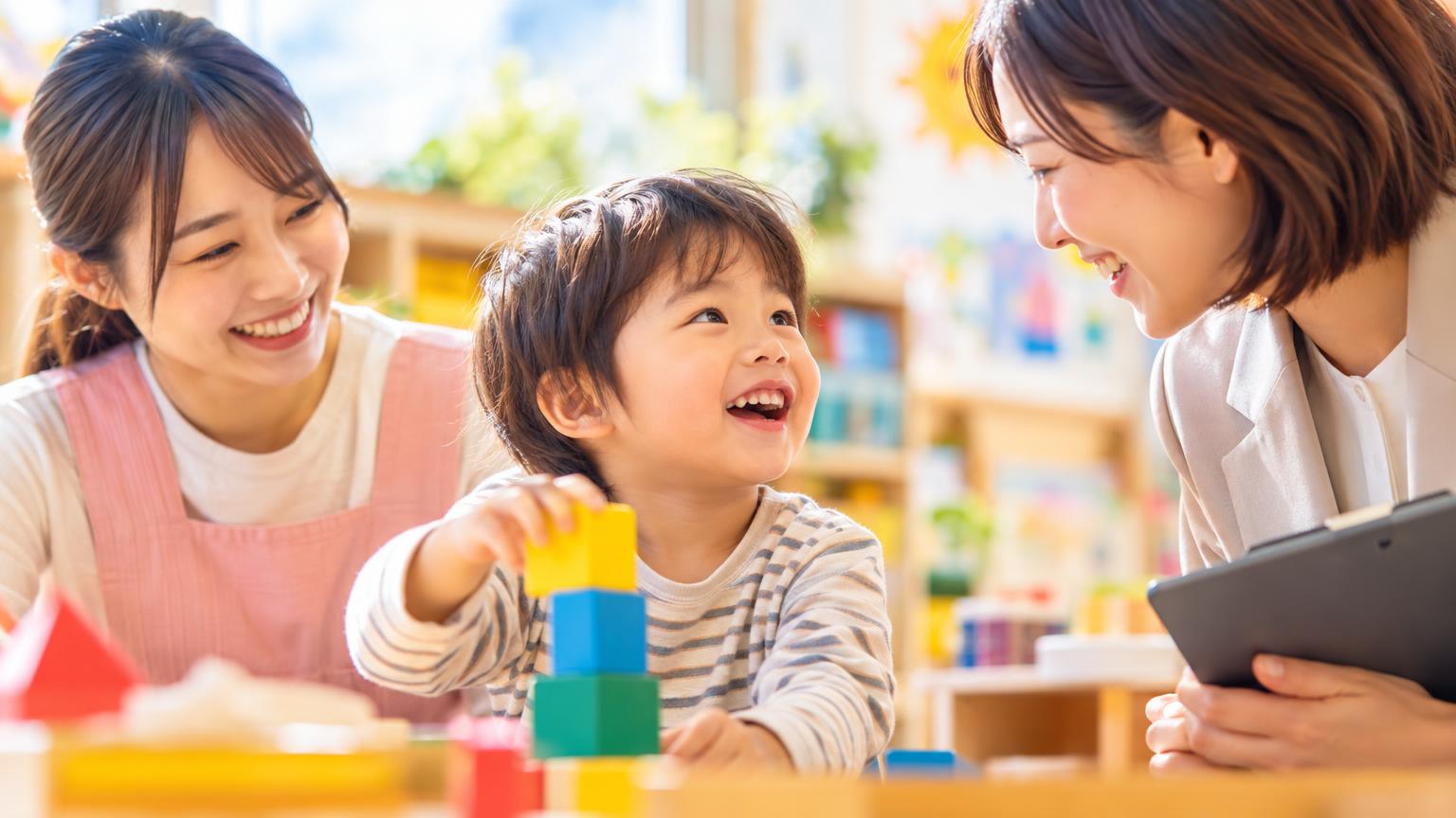 保育所等訪問支援の効果はいつから出る？期間の目安と効果を左右する3つの要因の内容を表すアイキャッチ画像